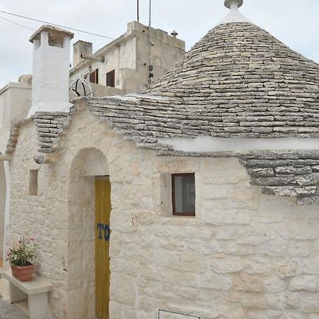 Trullo Relax Villa อัลเบโรเบลโล ภายนอก รูปภาพ