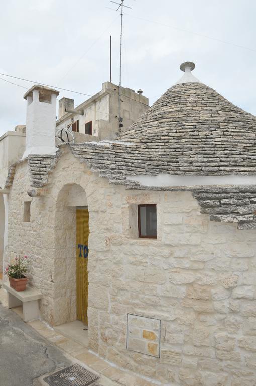 Trullo Relax Villa อัลเบโรเบลโล ภายนอก รูปภาพ